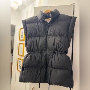 Wilfred Black Puffer Vest